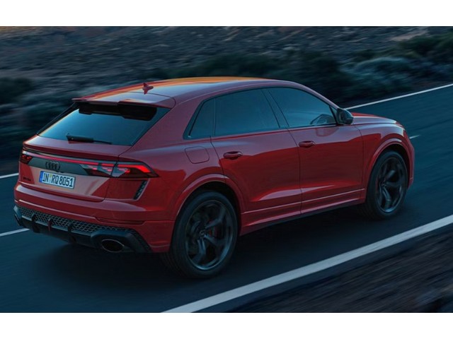 Vista trasera de un Audi Q8 2026