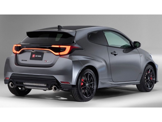 Vista trasera de un Toyota Yaris 2026